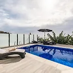 Blue Ocean Villa *