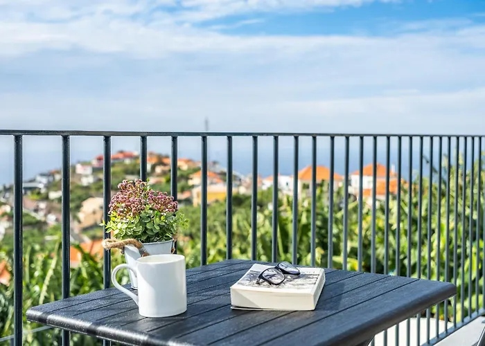 Blue Ocean Ponta do Sol (Madeira)