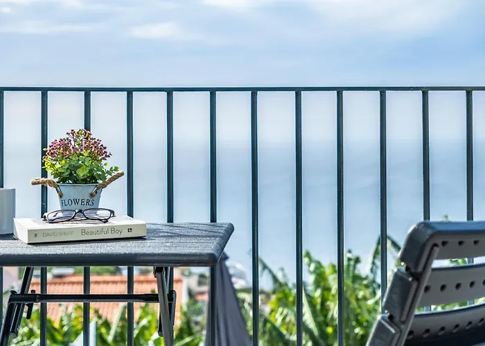 Blue Ocean Ponta do Sol (Madeira)